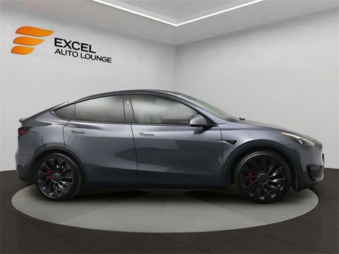 Used 2023 Tesla Model Y Performance image 6