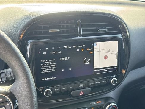 Used 2025 Kia Soul S FWD image 17
