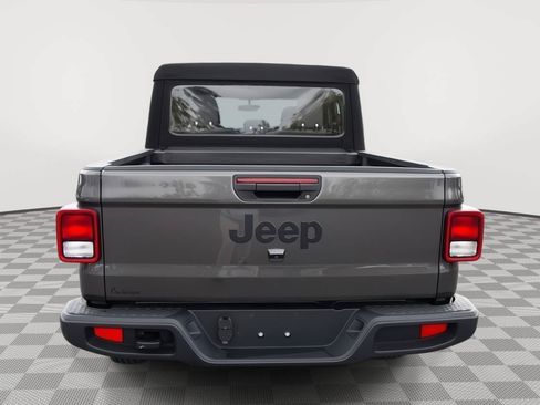 Used 2024 Jeep Gladiator Sport AWD/4WD image 6