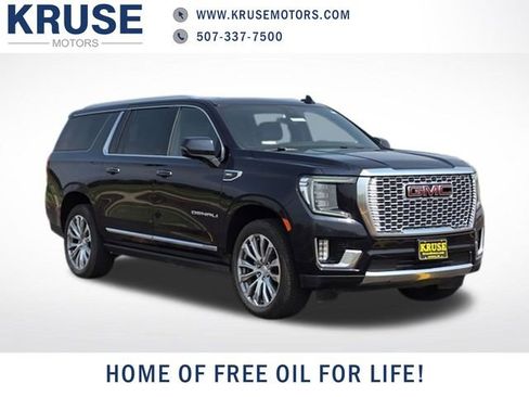 Used 2022 GMC Yukon XL Denali w/ Denali Premium Package AWD/4WD image 1