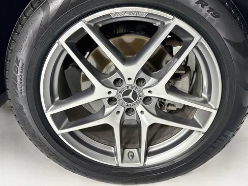 Used 2019 Mercedes-Benz GLC 300 image 31