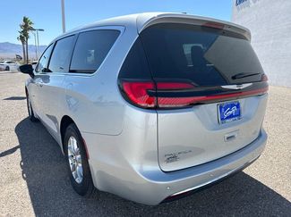 Used 2024 Chrysler Pacifica Touring-L FWD video 3