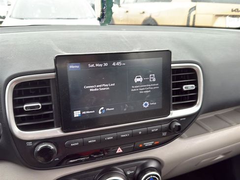 Used 2021 Hyundai Venue SEL FWD image 5