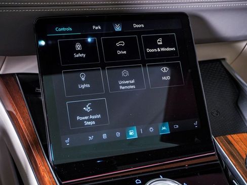 Used 2025 Cadillac Escalade Sport Platinum image 29