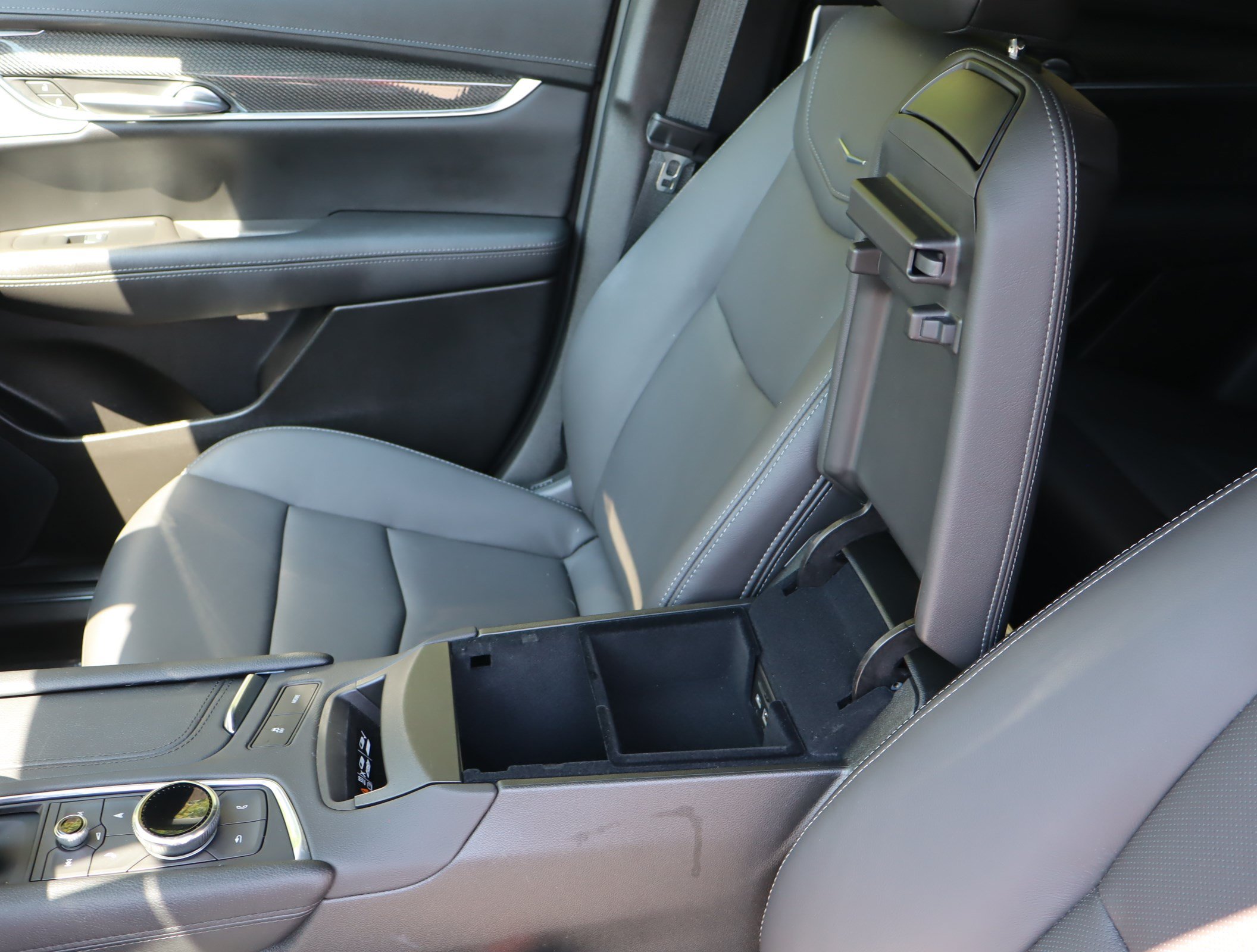 Used 2025 Cadillac XT5 Sportv w/ Technology Package AWD/4WD image 34