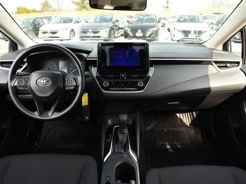 Used 2025 Toyota Corolla LE image 8