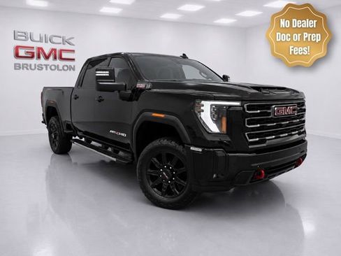 Used 2024 GMC Sierra 2500 AT4 AWD/4WD image 1