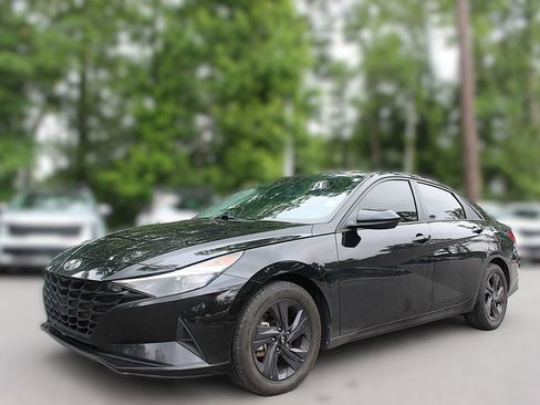 Used 2022 Hyundai Elantra SEL FWD image 4