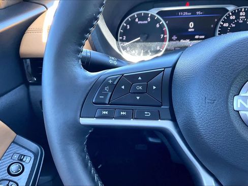 Used 2025 Nissan Sentra SV w/ SV Premium Package FWD image 24