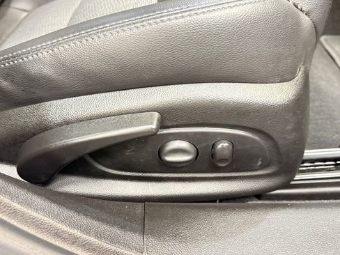 Used 2018 Chevrolet Impala LT image 16