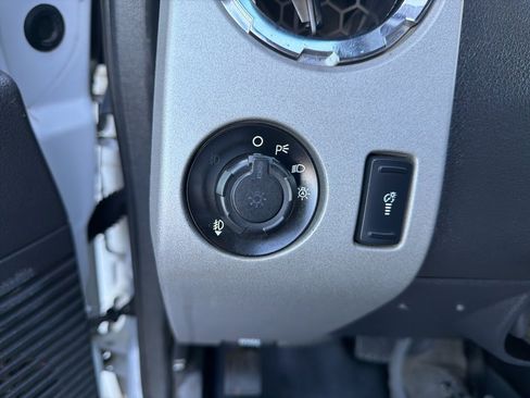 Used 2015 Ford F350 Lariat w/ Chrome Package image 20