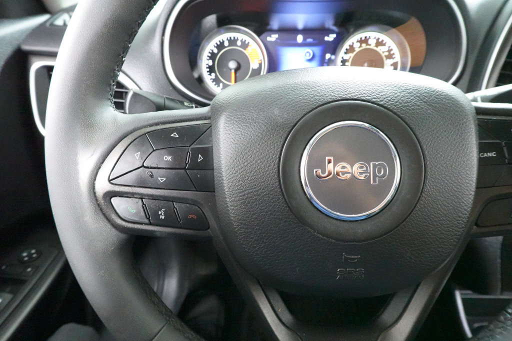 Used 2022 Jeep Cherokee Trailhawk AWD/4WD image 12