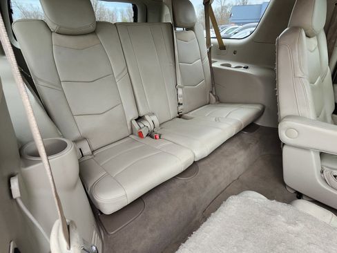 Used 2018 Cadillac Escalade ESV Premium Luxury image 24