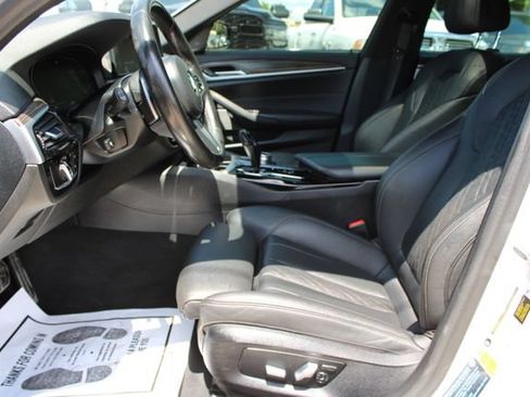 Used 2021 BMW 530i w/ M Sport Package RWD image 14