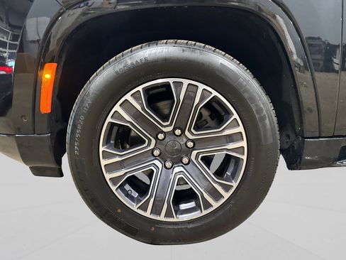 Used 2024 Jeep Wagoneer Series II w/ Flexible Seating Group AWD/4WD image 53