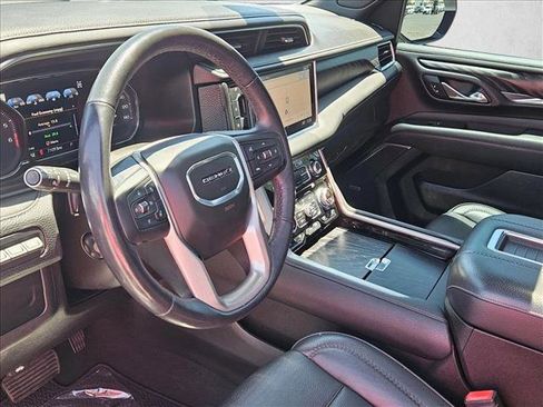 Used 2021 GMC Yukon Denali w/ Denali Premium Package AWD/4WD image 10