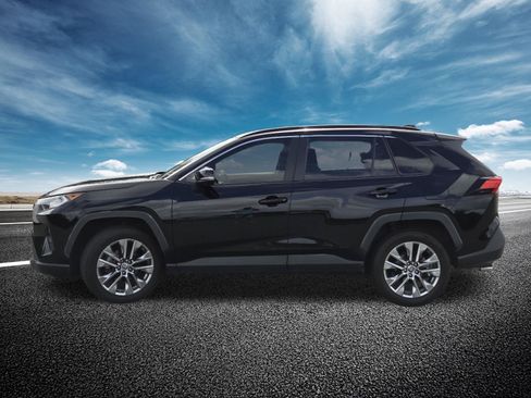 Used 2019 Toyota RAV4 XLE Premium FWD image 12