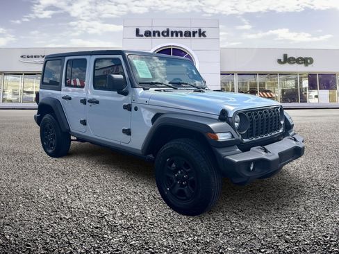 Used 2025 Jeep Wrangler Unlimited Sport AWD/4WD image 1