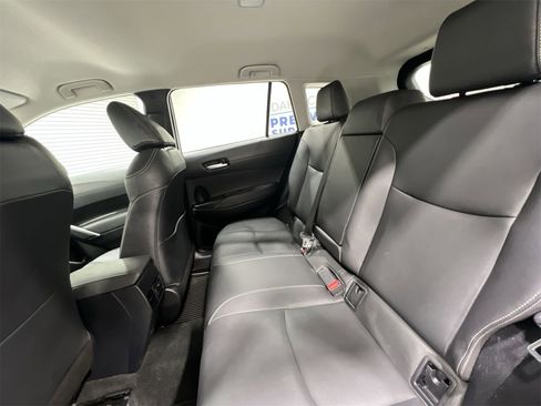 Used 2022 Toyota Corolla Cross XLE image 21