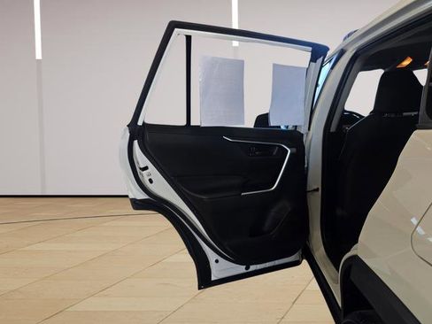 Used 2020 Toyota RAV4 LE w/ All Weather Liner Package image 22