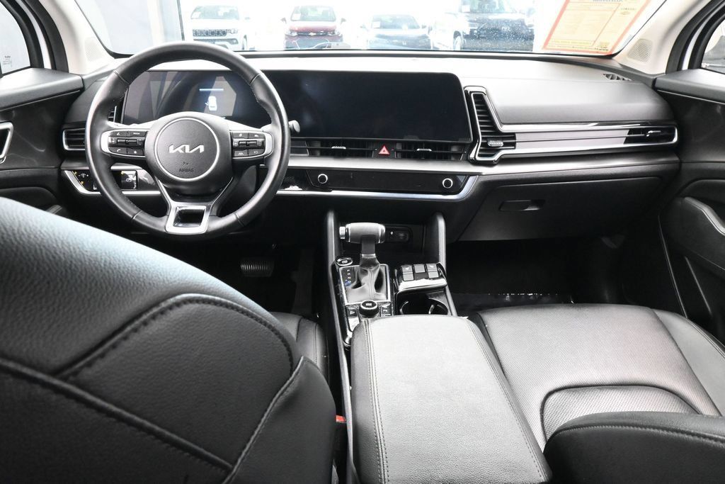 Used 2025 Kia Sportage EX FWD image 40