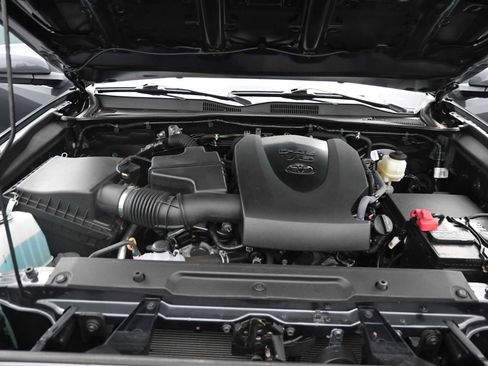 Used 2022 Toyota Tacoma SR image 14