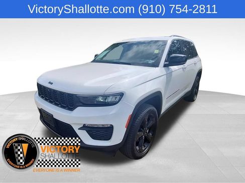Used 2023 Jeep Grand Cherokee Limited w/ Luxury Tech Group II AWD/4WD image 18