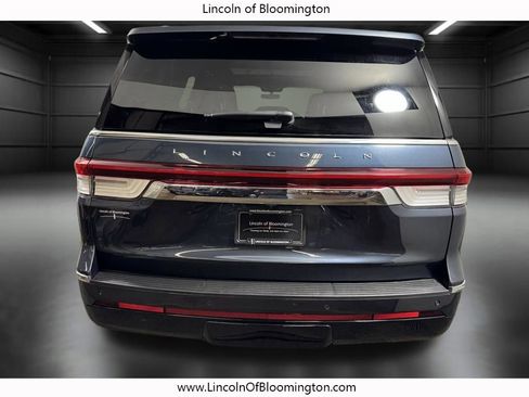Used 2022 Lincoln Navigator Reserve image 8
