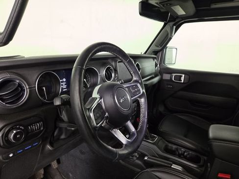 Used 2022 Jeep Wrangler Unlimited Sahara w/ Cold Weather Group AWD/4WD image 15