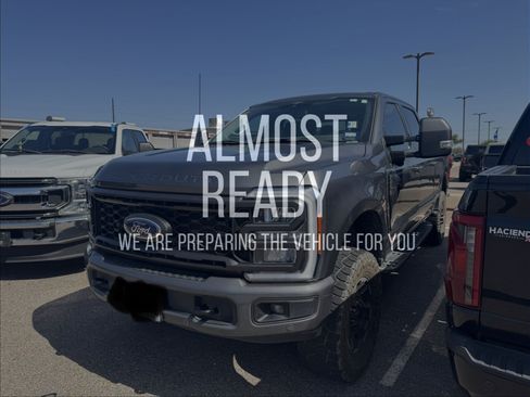 Used 2023 Ford F250 Lariat w/ Lariat Ultimate Package AWD/4WD image 2
