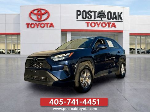 Used 2025 Toyota RAV4 XLE FWD image 1