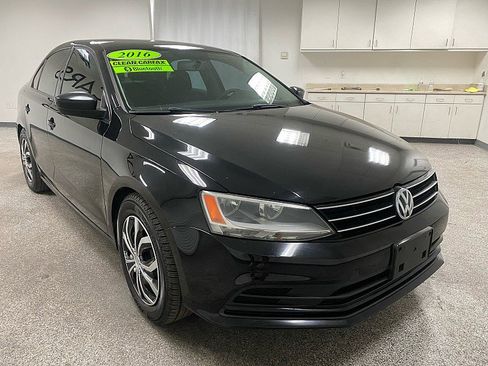 Used 2016 Volkswagen Jetta S image 3