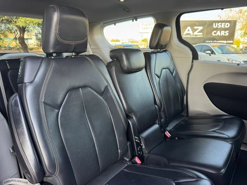 Used 2017 Chrysler Pacifica Touring-L Plus FWD image 33