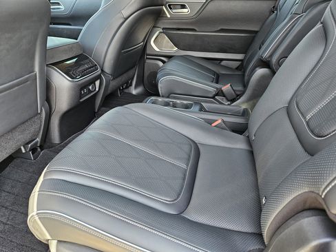 Used 2025 INFINITI QX80 Sensory image 29