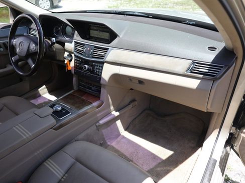 Used 2010 Mercedes-Benz E 350 4MATIC Sedan image 18