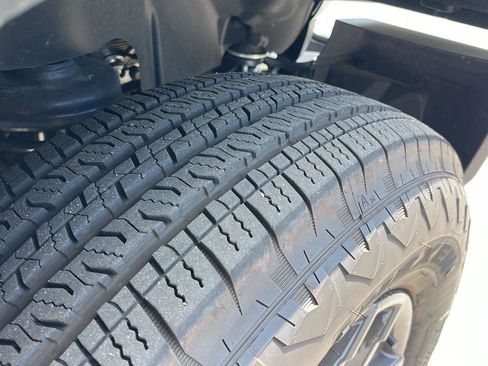 Used 2025 Jeep Wrangler Unlimited Sport AWD/4WD image 10