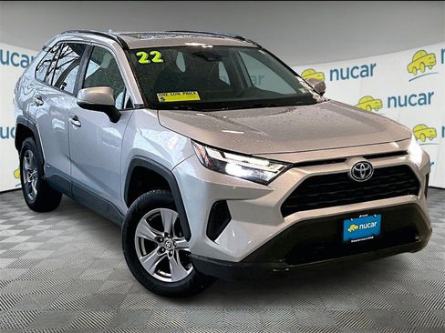 Used 2022 Toyota RAV4 XLE image 1