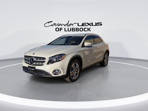 Used 2018 Mercedes-Benz GLA 250 4MATIC image 3