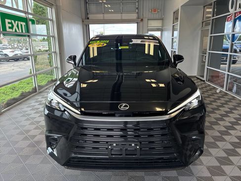 Used 2024 Lexus TX 350 AWD image 2