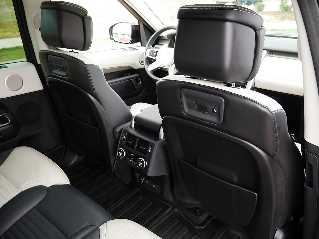Used 2025 Land Rover Discovery Metropolitan Edition AWD/4WD image 71