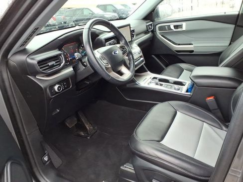Certified 2023 Ford Explorer XLT w/ Equipment Group 202A AWD/4WD image 10