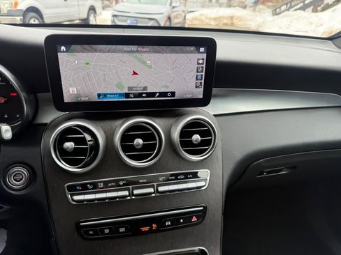 Used 2022 Mercedes-Benz GLC 300 4MATIC image 25