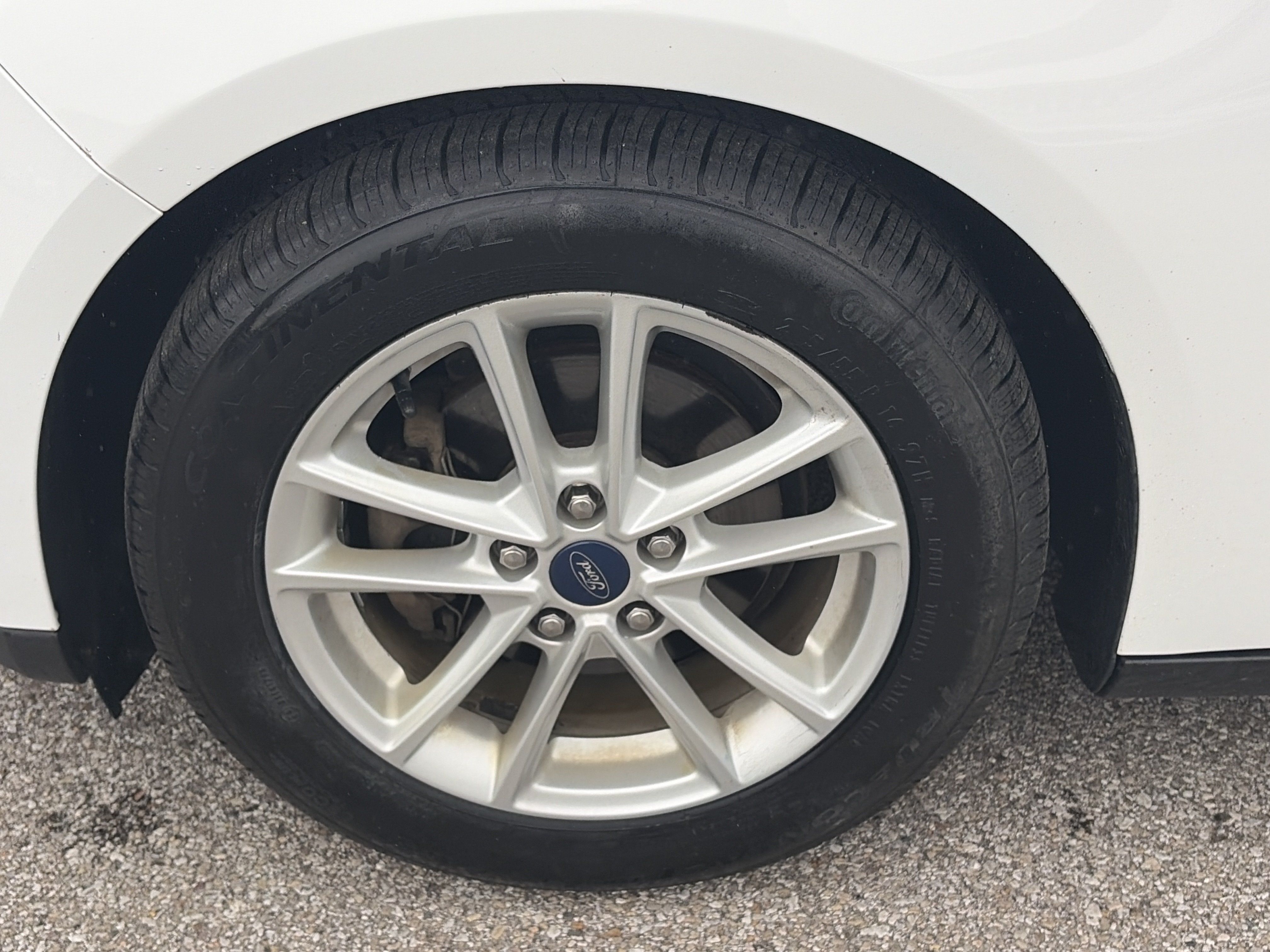 Used 2017 Ford Focus SE FWD image 9