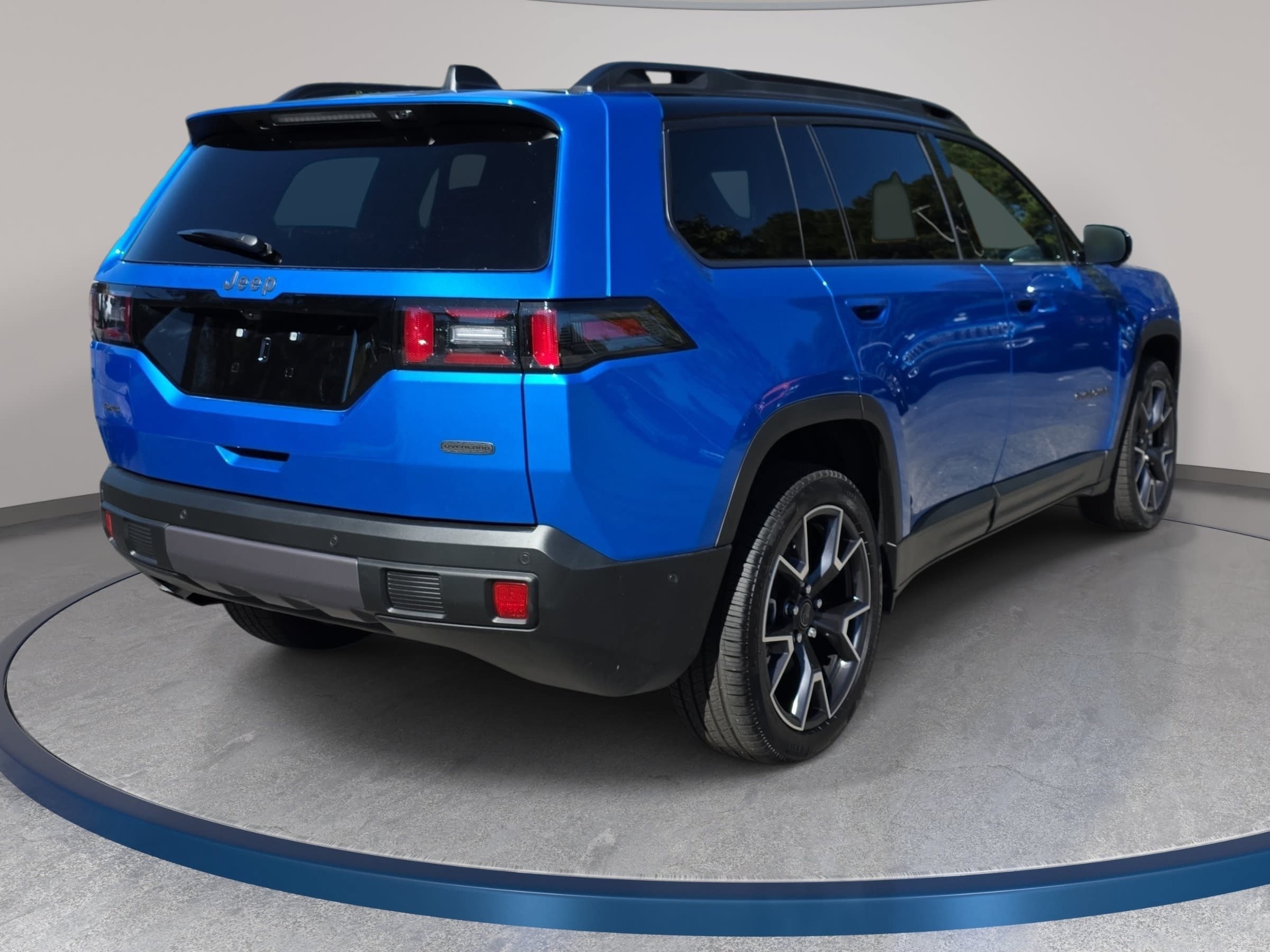 Used 2026 Jeep Cherokee Overland w/ Advanced Pro Tech Group AWD/4WD image 5
