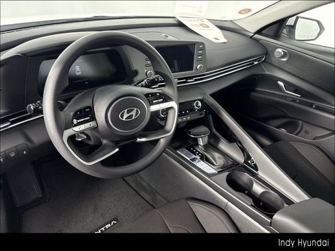 Used 2025 Hyundai Elantra Hybrid FWD image 22