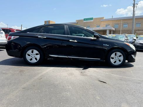 Used 2011 Hyundai Sonata Hybrid FWD image 2