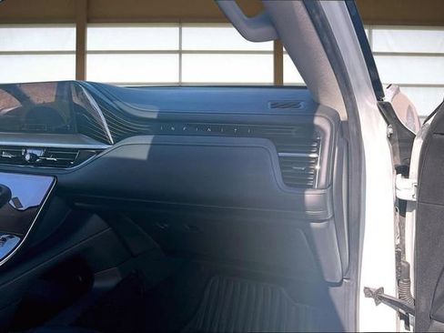 Used 2025 INFINITI QX80 Luxe w/ Exterior Package image 17