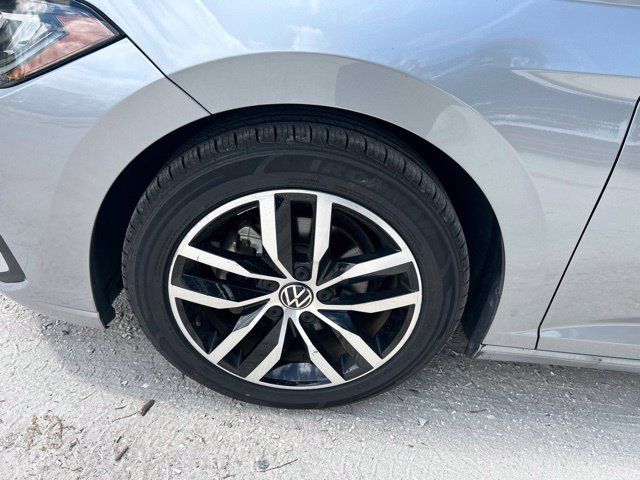 Used 2025 Volkswagen Jetta SE FWD image 20
