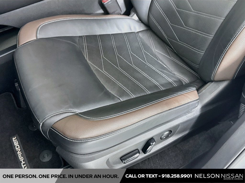 Certified 2025 Nissan Pathfinder Platinum w/ Black Appearance Package AWD/4WD image 20