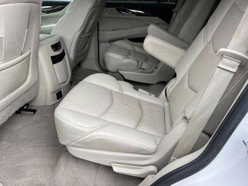Used 2020 Cadillac Escalade Luxury AWD/4WD image 20